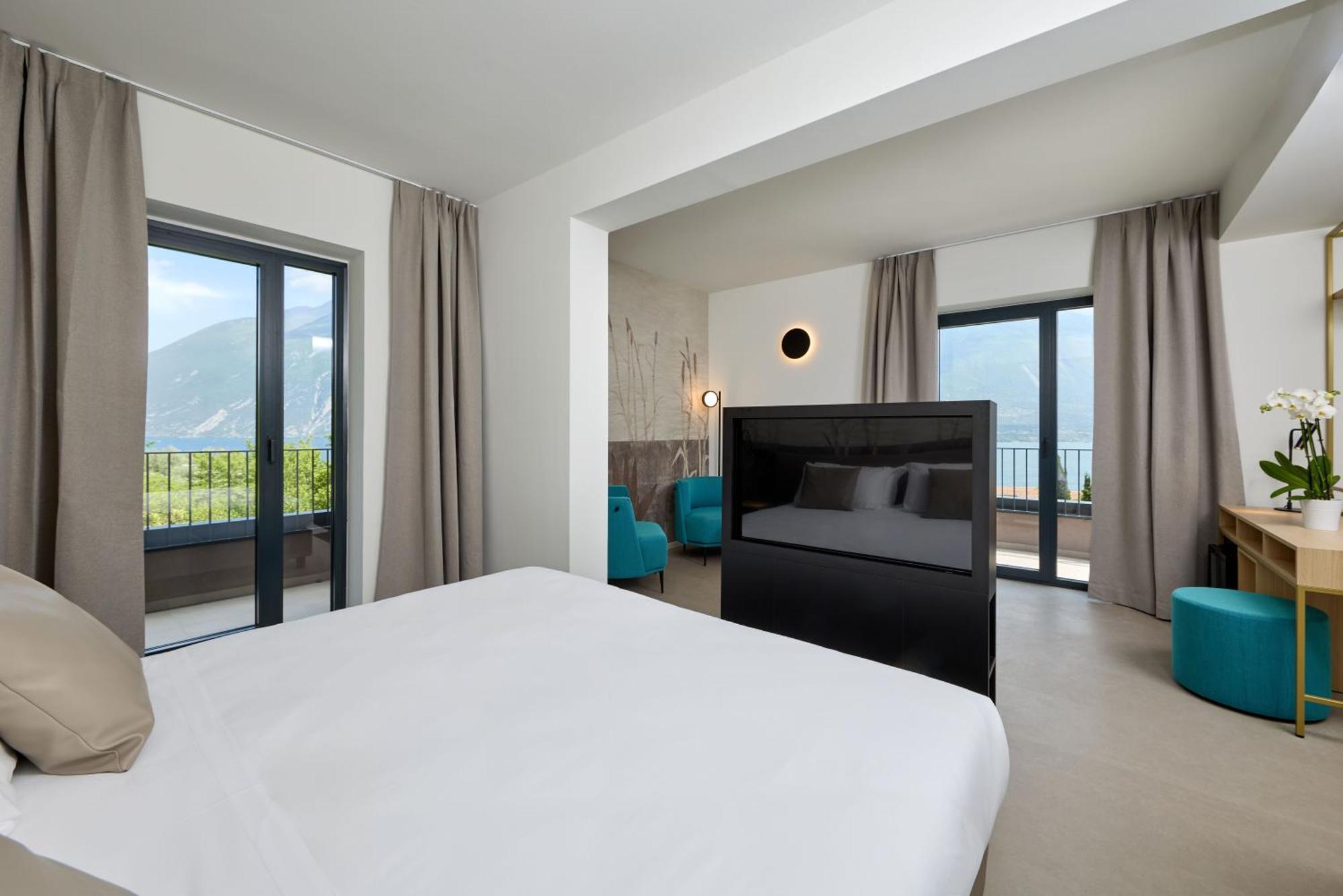 Hotel Royal Village ลีโมเนซุลการ์ดา ภายนอก รูปภาพ